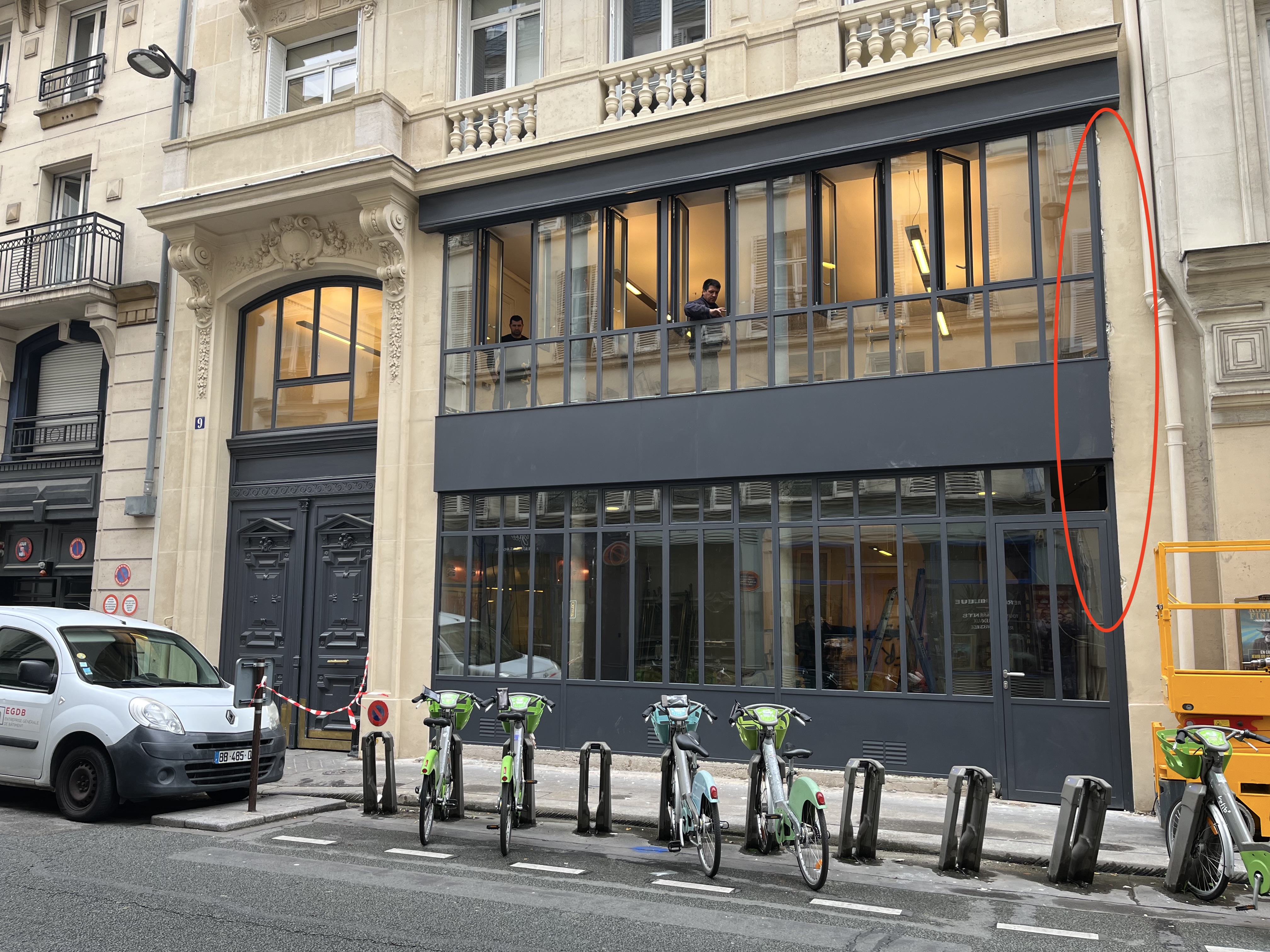 TRES BEL ESPACE COMMERCIAL A  LOUER PARIS 75009